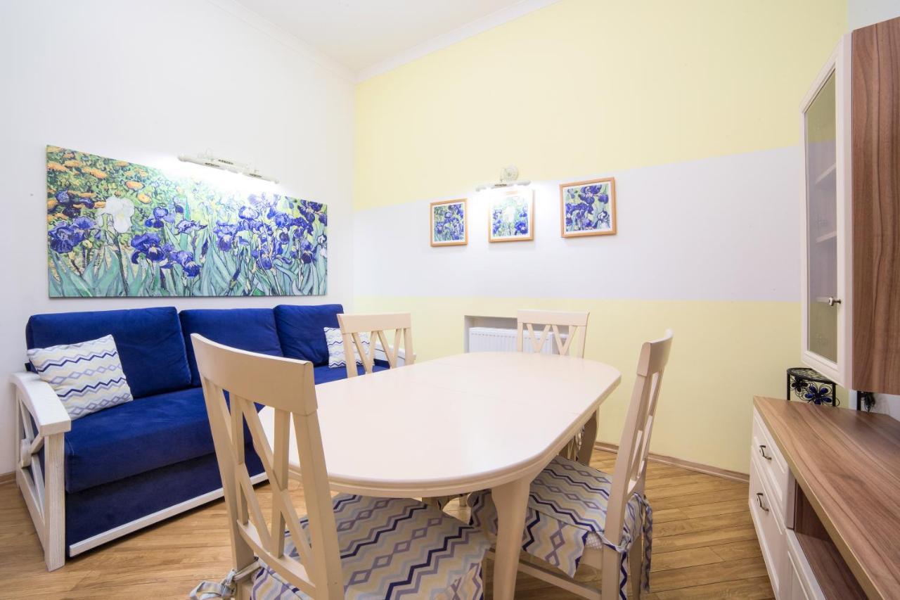 Apart Hotel On Rynok Square Lwów Zewnętrze zdjęcie